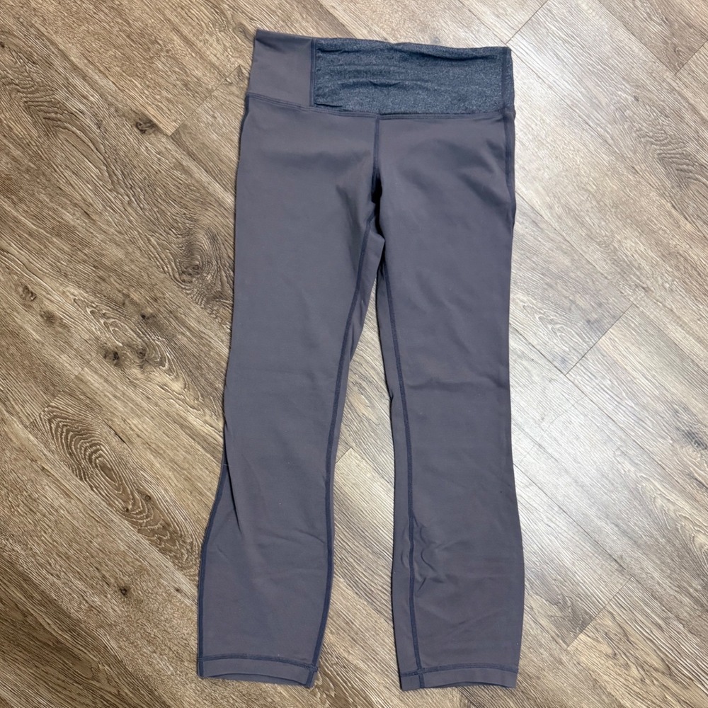 Lululemon Groove Crop Yoga Pants Gray Waistband Size 4 Athletic Leggings